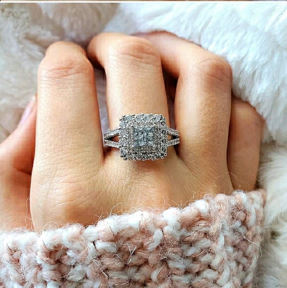 New Gorgeous 925 Silver Wedding Ring - Picture 3 of 9